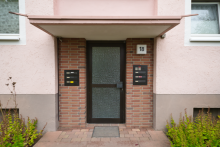 Hauseingang Fu�l�ufig zur U-Bahn: Ruhige, gut geschnittene Wohnung zu verkaufen!