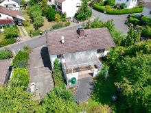 �berdachte Terrasse und gro�er Innenhof Helles Einfamilienhaus mit gro�em Grundst�ck - ideal f�r Paare und kleine Familien