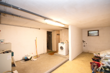 Auch Waschmaschine, Trockner und Lagerregale haben hier Platz Helles Einfamilienhaus mit gro�em Grundst�ck - ideal f�r Paare und kleine Familien