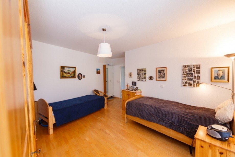 Schlafzimmer mit edlem Parkett Etagenwohnung Bad Schwalbach
