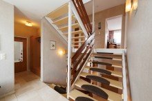 Gro�z�giges, helles Treppenhaus Viel Platz trifft auf begehrte Lage - Familientraum im Gr�nen