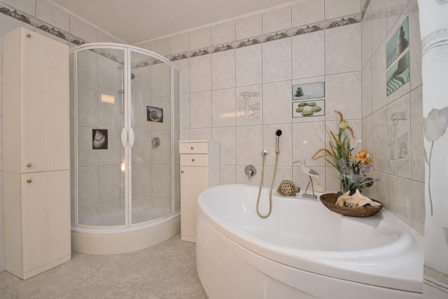 ...mit Wanne, Dusche... Etagenwohnung Bad Schwalbach