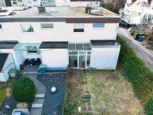 Vorgarten mit Windfang Anpacker aufgepasst: Sanierungsbed�rftiges Reihenhaus in guter Lage