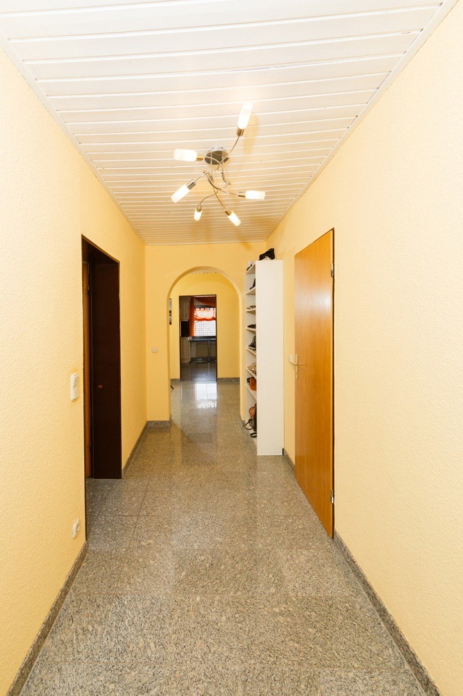 Flur Etagenwohnung Taunusstein / Orlen