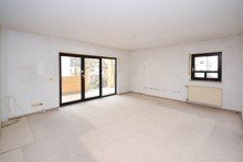 Lichtdurchflutetes Wohnzimmer Ideal f�r Paare und kleine Familien: Gut gelegene Wohnung in Bischofsheim!