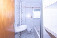 Modernes Bad EG Rohdiamant in Traumlage mit viel Platz f�r die ganze Familie