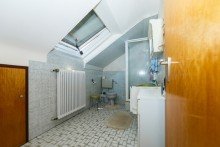 Duschbad - DG Familientraum oder solide Kapitalanlage? Attraktives Dreifamilienhaus in Walldorf!