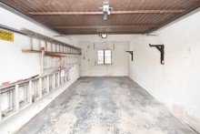 ...mit gro�er Garage Bungalow mit Einliegerwohnung im Dornr�schenschlaf
