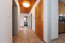 Helle Diele mit praktischer Abstellkammer Helle, gut geschnittene Wohnung in ruhiger Lage von Taunusstein Bleidenstadt