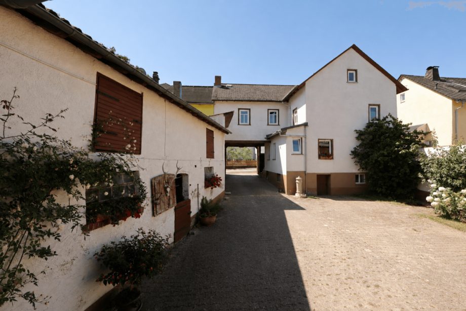 Klassischer Vierseithof mit voller Privatsph�re Einfamilienhaus Hohenstein