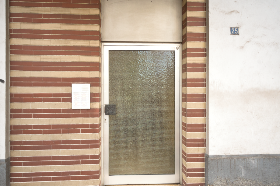 Haust�r Etagenwohnung Mainz