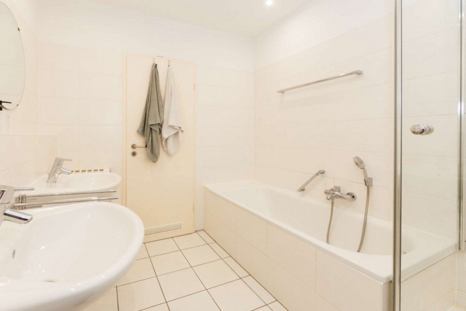 ...mit Dusche und Wanne Etagenwohnung Taunusstein