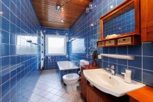 Gro�es Tageslichtbad mit Wanne Helle, gut geschnittene Wohnung in ruhiger Lage von Taunusstein Bleidenstadt