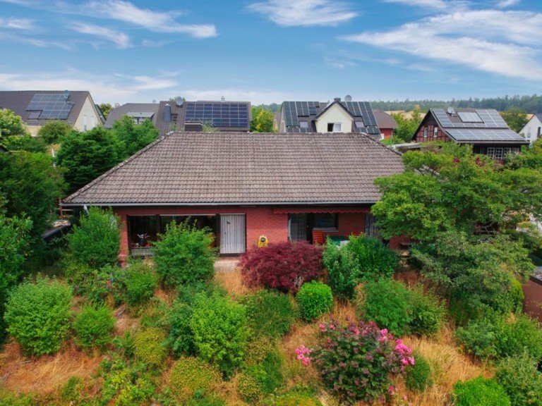Au�enansicht Taunusstein / Niederlibbach Einfamilienhaus Willkommen in Ihrem neuen Bungalow - Ein Zuhause voller Potenzial