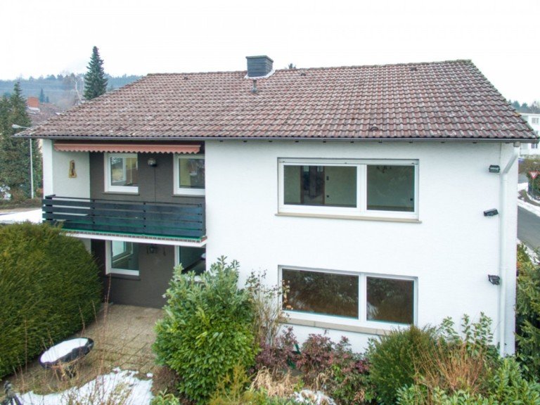 Zweifamilienhaus Niedernhausen Niedernhausen Mehrfamilienhaus Fast 1.000m� Grundst�ck und ein toller Ausblick in Niedernhausen