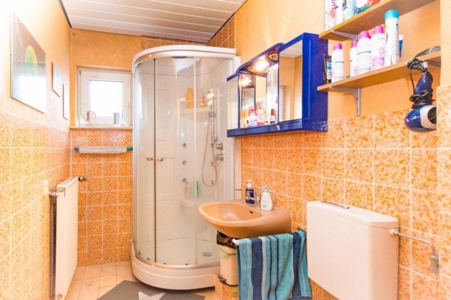 Bad OG Wohnung H�nstetten-Wallrabenstein
