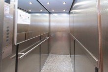 Sanierter Aufzug (Aufnahme aus Haus 2) Attraktive Zweizimmerwohnung in Mainz Marienborn  f�r Eigennutzer und Investoren