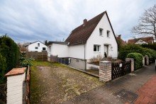 Haus mit Garage und Stellplatz Zeppelinheim: Traumgrundst�ck, Traumhaus!