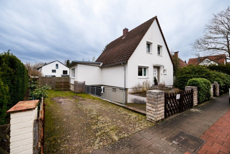 Haus mit Garage und Stellplatz Einfamilienhaus Neu-Isenburg