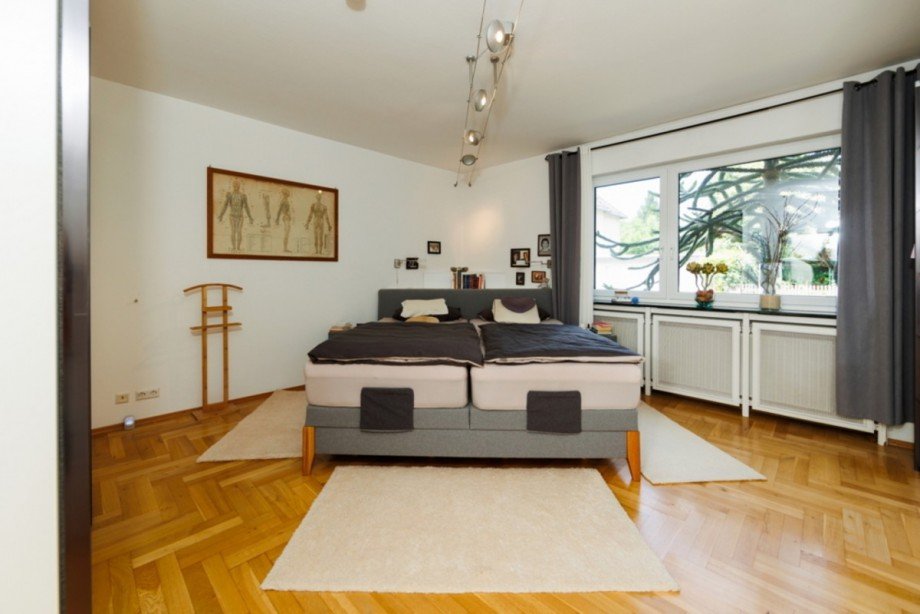 Schlafzimmer - Erdgeschoss Einfamilienhaus Wiesbaden / Nordost
