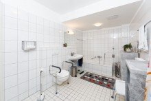Barrierefreies Bad... Ideal f�r Senioren: Barrierefreie Terrassenwohnung in gepflegter Nachbarschaft