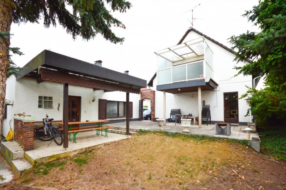Terasse mit Anbau Mehrfamilienhaus R�sselsheim