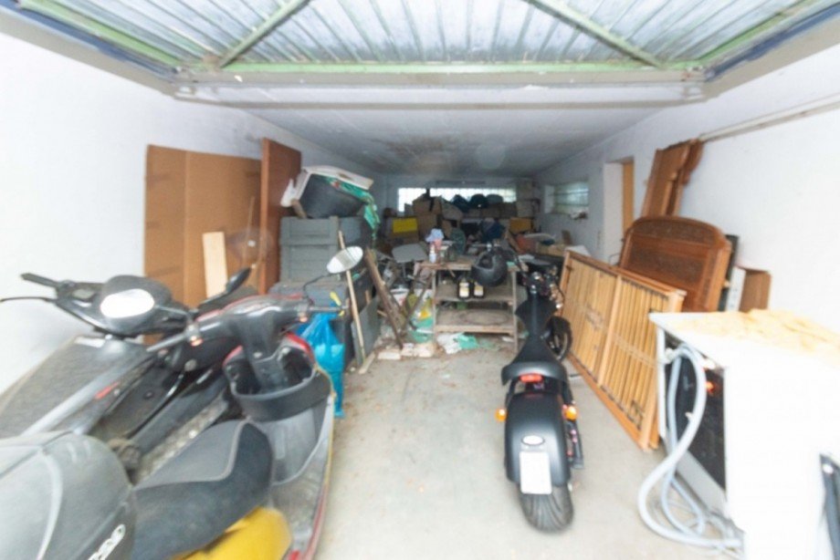 Gro�e Doppelgarage (hintereinander) Mehrfamilienhaus Hohenstein / Born
