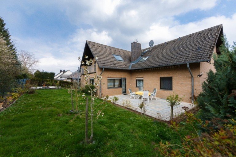 Ideale Gartengr��e Taunusstein Mehrfamilienhaus Ihr neues Zuhause? Gro�, sch�n und exklusiv!