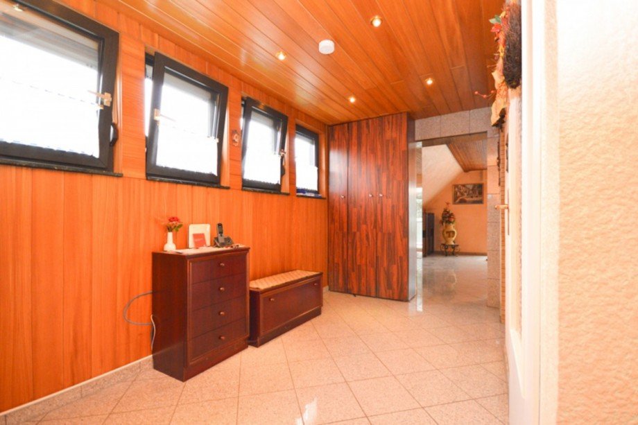 Diele OG Mehrfamilienhaus R�sselsheim