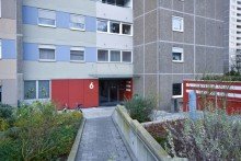 Gepflegter Eingangsbereich Eine lohnende Investition: Sanierungsbed�rftige Wohnung in sehr gepflegter Wohnanlage
