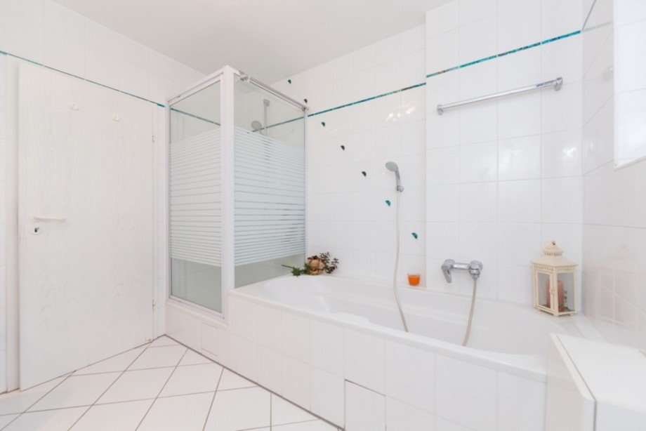 ...mit Dusche und Wanne Maisonettewohnung Wiesbaden / Naurod