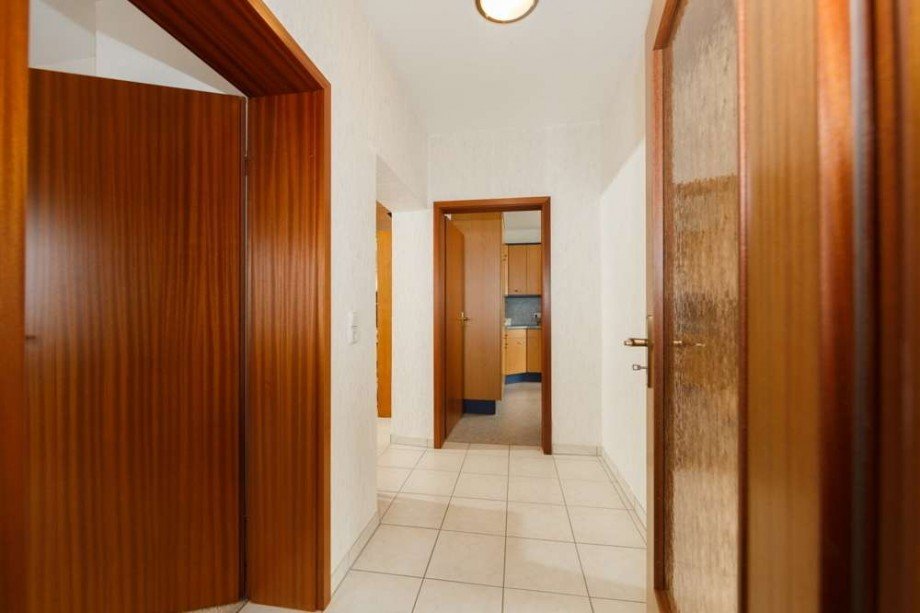 Flur OG Mehrfamilienhaus Taunusstein / Bleidenstadt