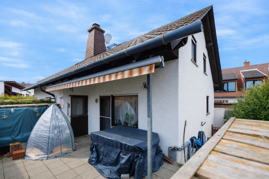 S�dterrasse mit Markise Einfamilienhaus Idstein