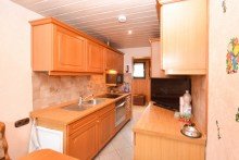 K�che mit Essecke OG Sch�nes Haus, super Lage, gro�er Garten. Und das beste: Hier hat auch noch Oma Platz!