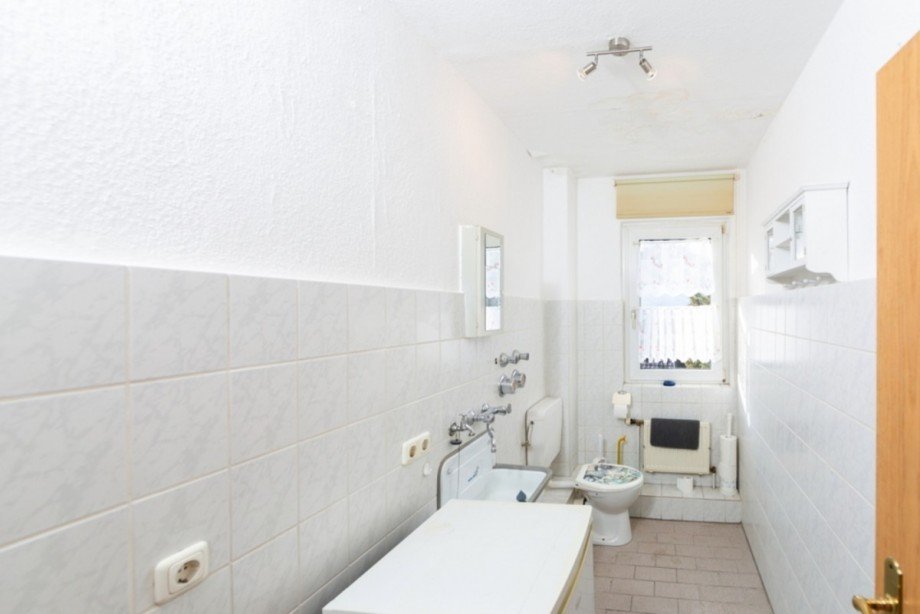 G�ste-WC OG Mehrfamilienhaus Wiesbaden