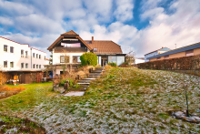 Gro�er Garten mit  Wintergarten Flexible Gewerbefl�chen mit Wohnoption -  teilbar ab 66m�