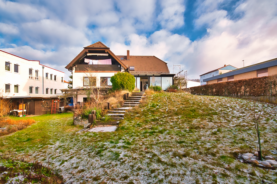 Gro�er Garten mit Wintergarten B�rofl�che Taunusstein