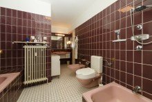 Gro�es Badezimmer... Elegante Terrassenwohnung mit traumhaftem Parkblick