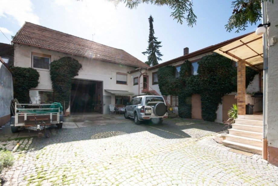Innenhof Freizeitgrundst�ck Gau-Bischofsheim