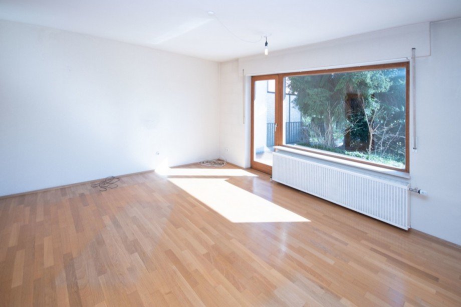 Wohnzimmer mit Terrasse Reihenmittelhaus Fl�rsheim am Main