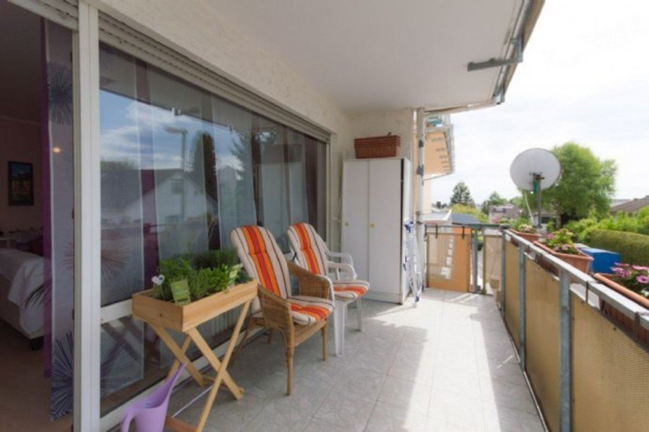 Gro�er Balkon.jpg Etagenwohnung Wiesbaden (Medenbach)