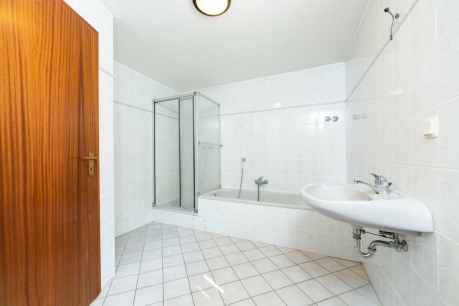Badezimmer Souterrain Doppelhaush�lfte Idstein