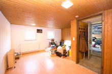 Hobbyraum oder G�stezimmer im Untergeschoss Helles Einfamilienhaus mit gro�em Grundst�ck - ideal f�r Paare und kleine Familien