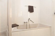 ...und Wanne Traumhafte Maisonettewohnung mit S�dbalkon und Tiefgaragenstellplatz