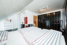 Gro�es Schlafzimmer DG Modernisiertes Traumhaus in Feldrandlage