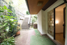Eingangsbereich Solides Haus mit gro�em Wohnbereich, XL-Balkon und Garten