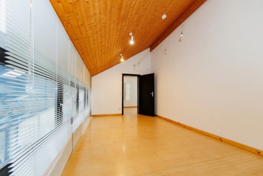 Wohn- und Schlafzimmer der Einliegerwohnung im DG Einfamilienhaus Idstein / Ehrenbach