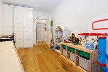 Sch�nes Kinderzimmer... Moderner Familientraum: Gartenwohnung am Weinberg