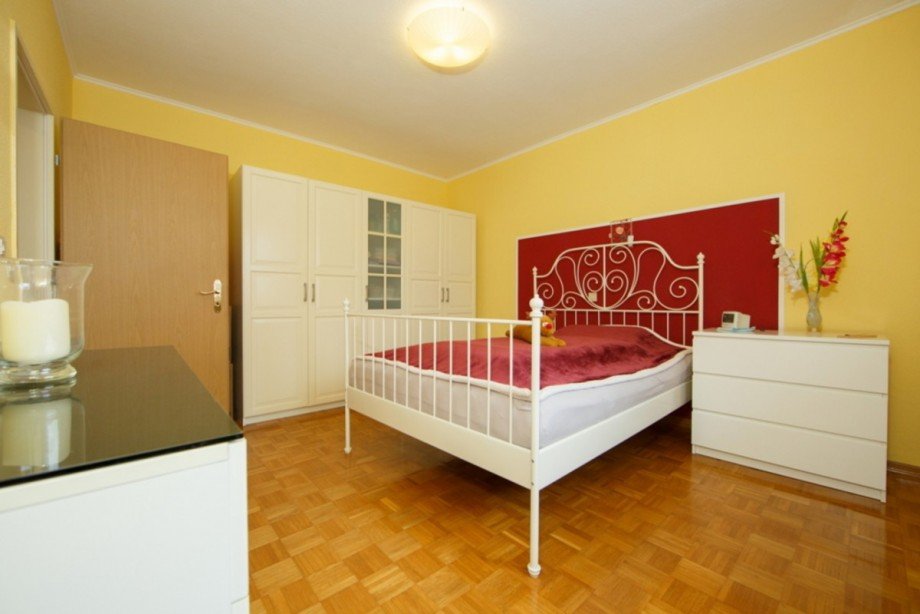 Gro�es Schlafzimmer Etagenwohnung Bad Schwalbach