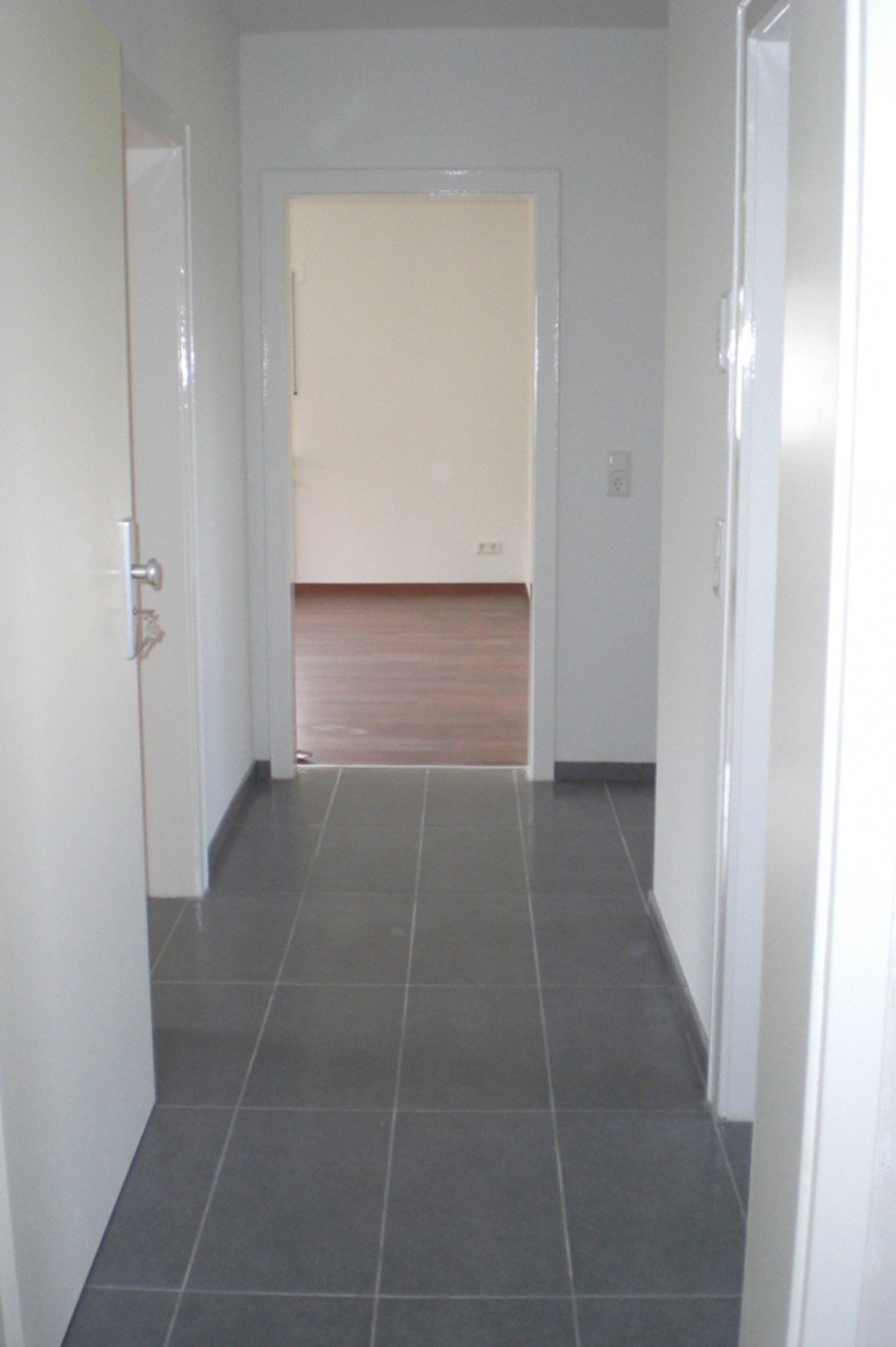 Blick von der Wohnungst�r Mehrfamilienhaus Heidenrod / Nauroth